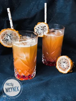 GINGER-APPLE WHISKY SOUR