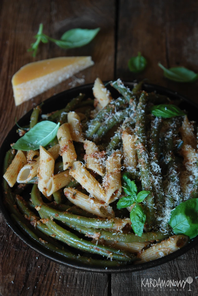 Makaron z fasolką szparagową i pesto