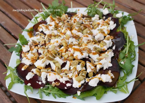 Carpaccio z buraka na rukoli