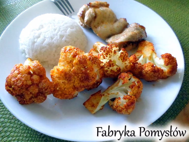 Pieczony kalafior w pomidorowym curry