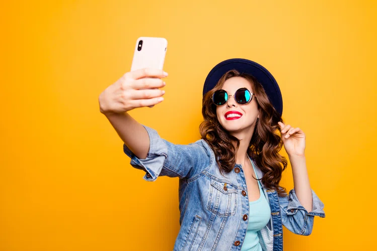 Zdjęcie Jak zrobić idealne selfie? 5 sprawdzonych trików #1