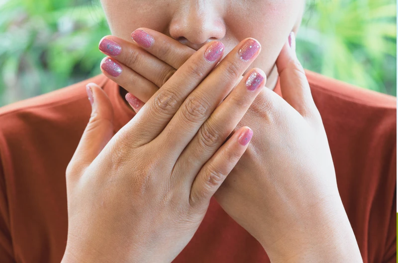 Odczuwasz to rano w jamie ustnej? Twój organizm wysyła ważny sygnał ostrzegawczy!