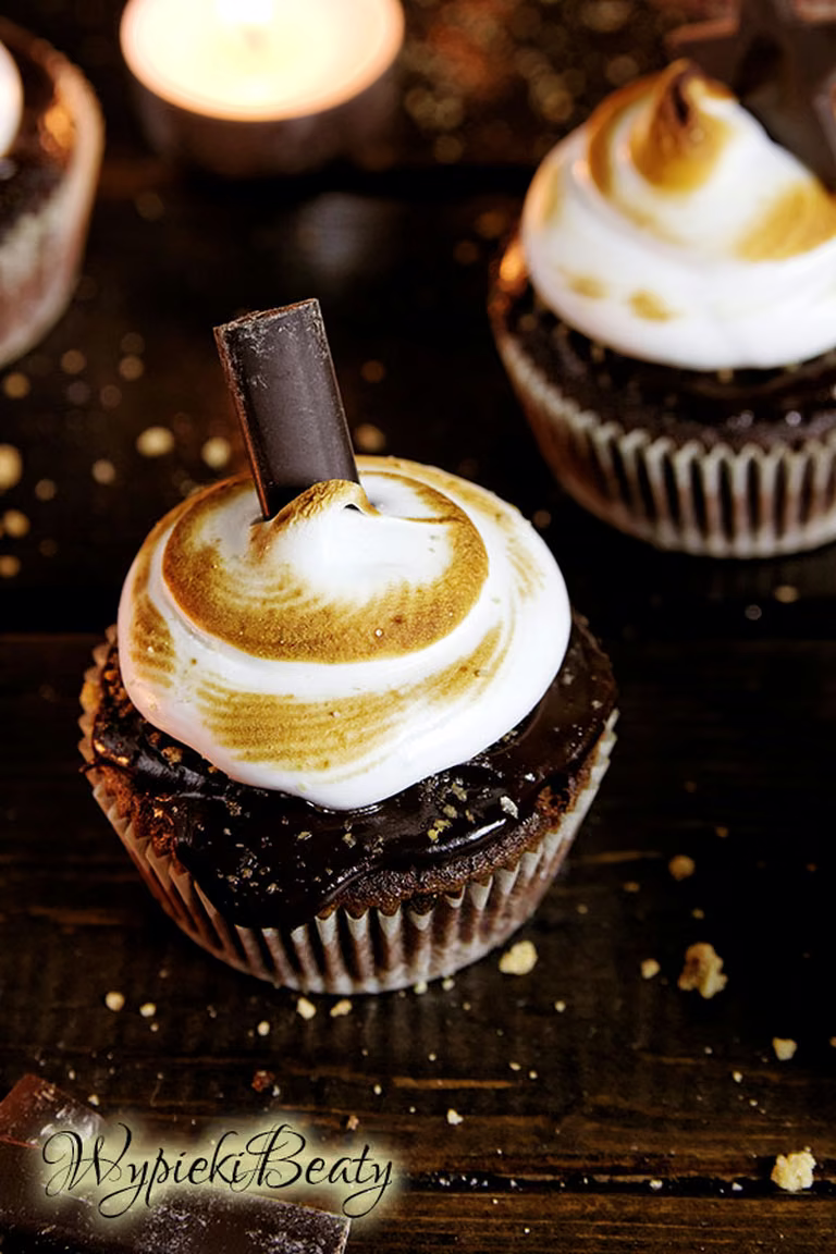 Smores cupcakes, czyli babeczki z zapiekaną pianką