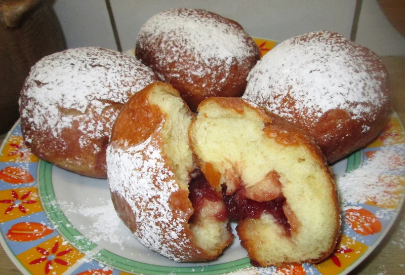 Pyszne pączki na Tłusty Czwartek +FILM