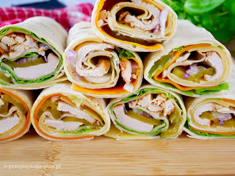 Tortilla z kurczakiem i serem żółtym - pyszne danie do szkoły