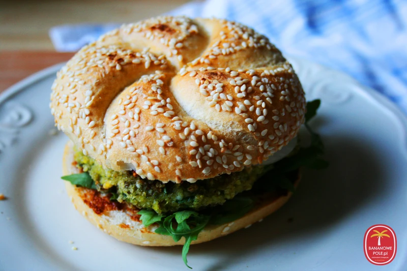 BROKUŁBURGER - ZIELONY BURGER Z BROKUŁÓW I RUKOLI