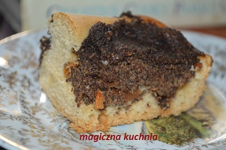 http://magicznakuchnia.blox.pl/2014/09/Proste-ciasto-z-makiem.html