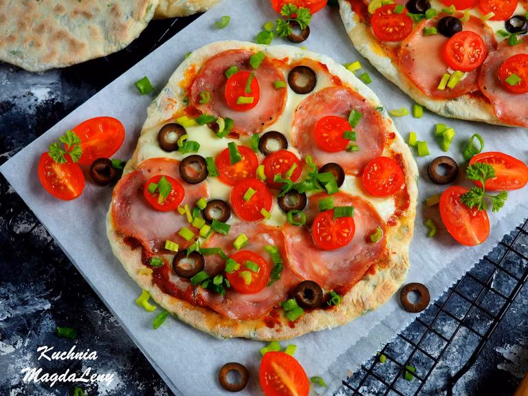 FLATBREAD PIZZA Z PATELNI