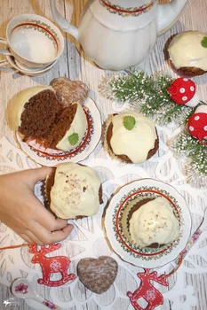 Piernikowe muffinki z miodem – świąteczne muffiny