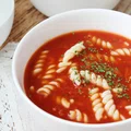 Zupa pomidorowa z passaty - najprostszy przepis na pomidorówkę! - Via Gusto