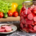 Genialny domowy probiotyk - Prosty i szybki przepis na kiszone rzodkiewki
