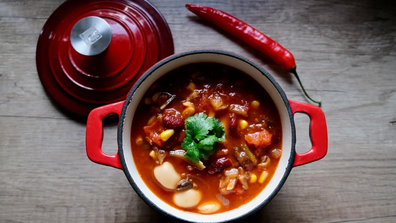 Wegańska Meksykańska - rozgrzeje nie tylko w czasie zimy.