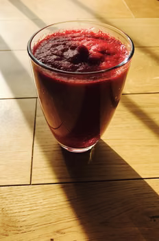 Koktajl z burakiem, jabłkiem i pomarańczą