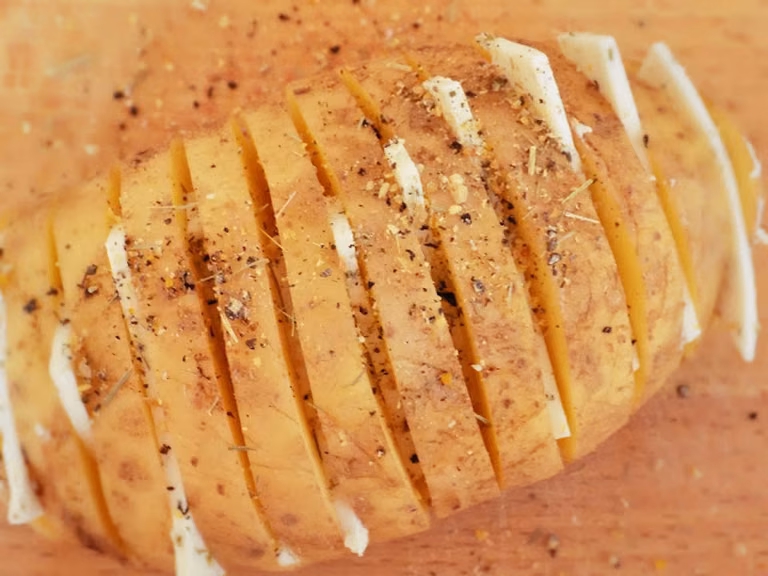 Ziemniaki z czosnkiem pieczone na grillu