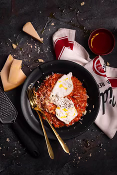 Extra kremowe, pomidorowe risotto z mascarpone i burratą