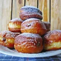 Pączki z masą krówkową
