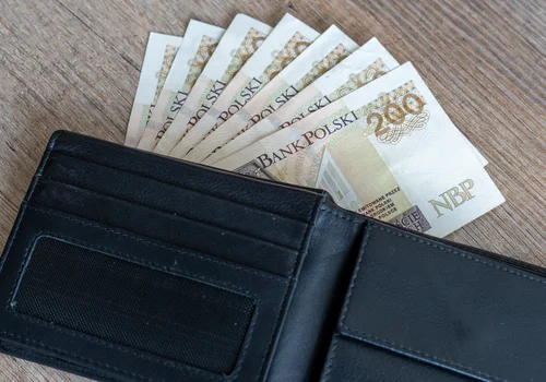 Miało być 5%, a będzie 15% podwyżki? Ci pracownicy mogą liczyć na wyższą pensję w 2025 roku