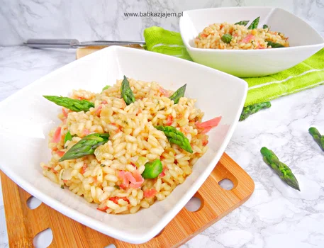 Risotto ze szparagami i szynką parmeńską
