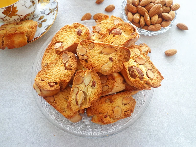 Cantucci - włoskie ciasteczka z migdałami