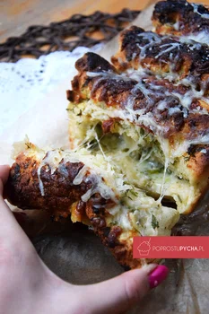 Odrywany chlebek czosnkowy