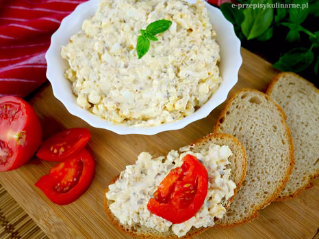 Pasta jajeczna z pieczarkami - pyszny dodatek do kanapek