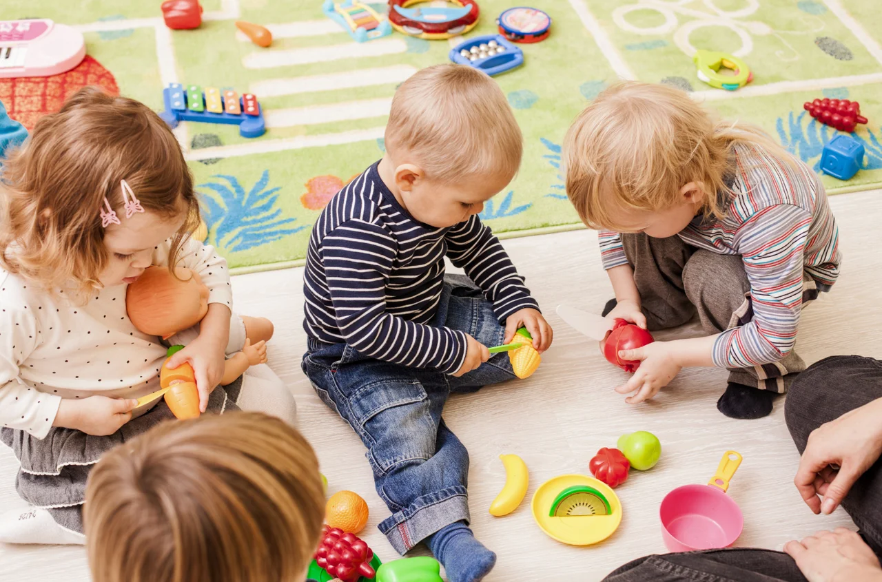 Od 1 września 2025 te przedszkola będą czynne do 20:00! 14 godzin bezpłatnej opieki nad dziećmi