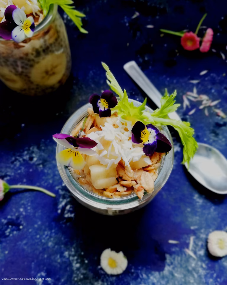 Pudding chia z gruszką i płatkami gryczanymi (Vege & gluten free)