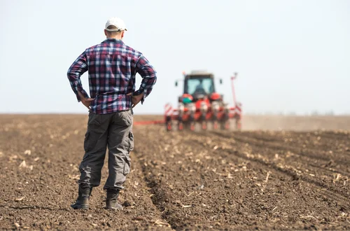 Nawet 300 tys. euro na start!? Unia chce przyciągnąć młodych do rolnictwa