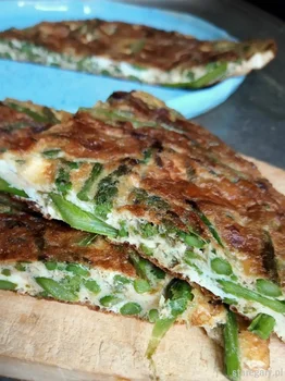 HISZPAŃSKA TORTILLA Z ZIELONYMI SZPARAGAMI