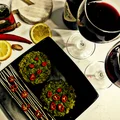grzyby portobello faszerowane kuskusem z pietruszkowym pesto