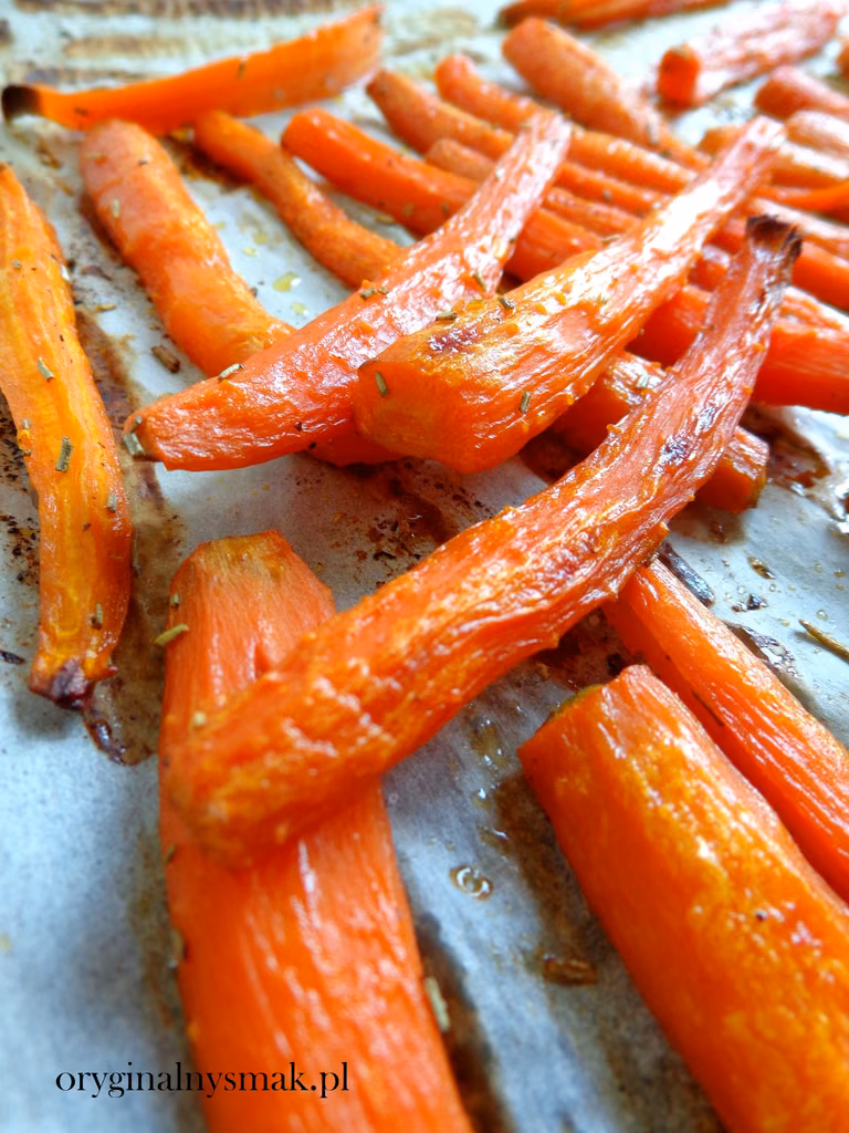 Pieczona marchewka z rozmarynem