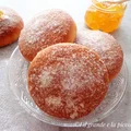 Pieczone pączki z marmoladą pomarańczową
