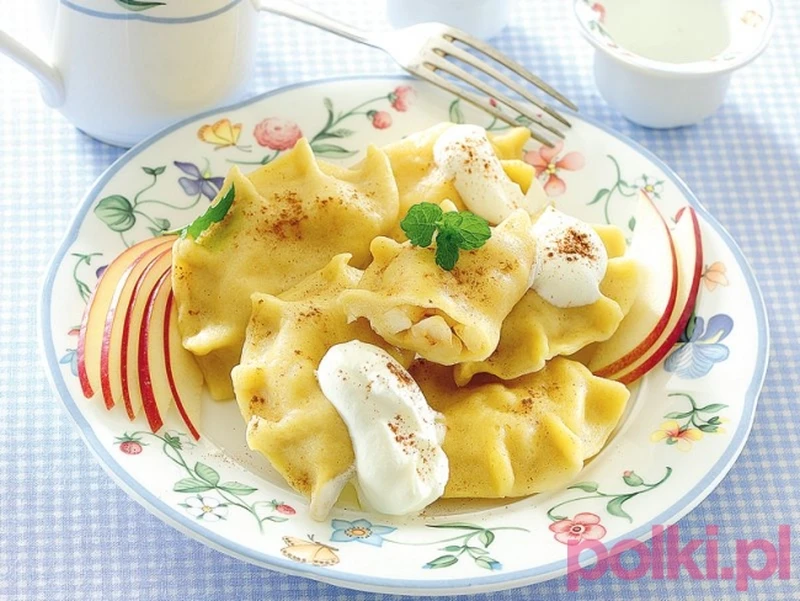 Pierogi z jabłkami