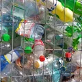 Zakaz sprzedaży wody w butelkach plastikowych? We Francji padł kontrowersyjny pomysł. A co na to Polska?