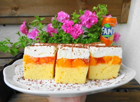 Fanta – styczne ciasto z mandarynkami.