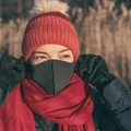 Jak nosić maseczkę zimą? Pamiętaj o tej zasadzie