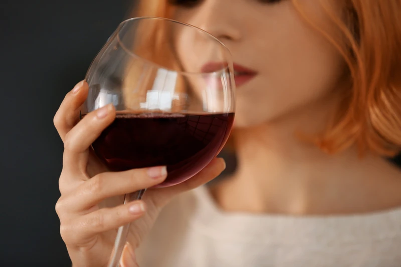 Pijesz regularnie alkohol? Sprawdź, co się stanie z Twoim organizmem po miesiącu
