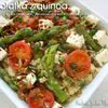 Wiosenna sałatka z quinoa, szparagami, pomidorami i serem feta