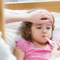 Ibuprofen czy paracetamol? Co wybrać gdy dziecko gorączkuje?