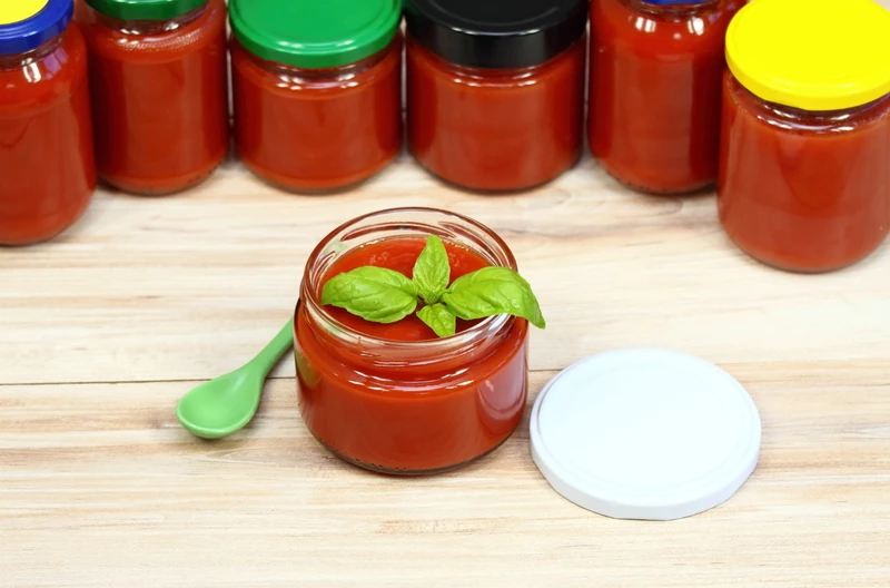 Zapomnij o pomidorach i cukinii!  Niebanalny ketchup, który zaskoczy każdego - odkryj tajemniczy składnik!