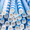 Dzień Słomki do Picia: Ekologiczne Aspekty i Alternatywy dla Plastikowych Słomek