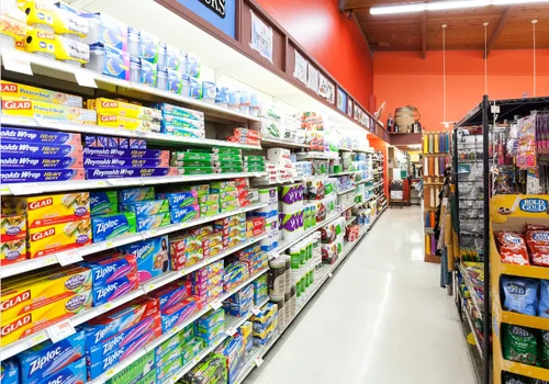 Ze sklepów znikną ulubione przekąski! Unia Europejska wydała nowy zakaz!