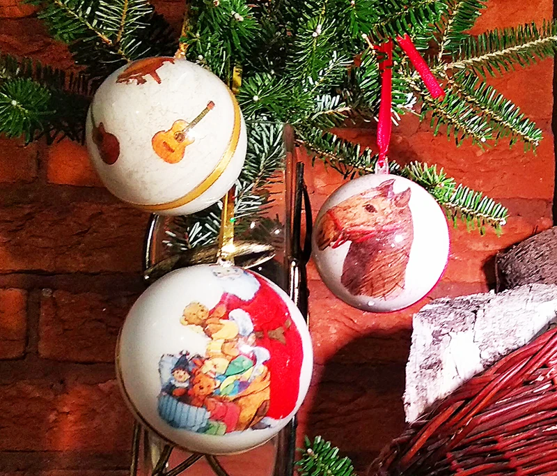 Bombka – decoupage odwrócony – pomysł na prezent DIY
