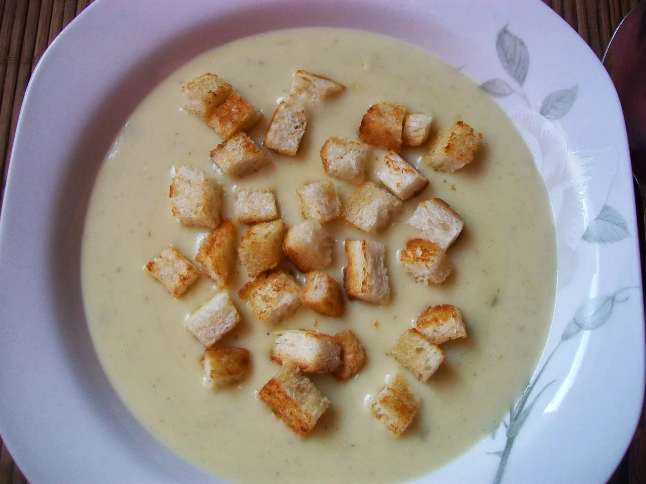 Kremowa zupa czosnkowa - PRZEPIS