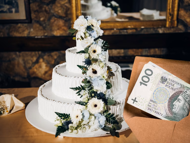 Ile kosztuje tort weselny w 2022 roku?