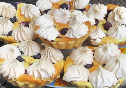 Mini SERNICZKI z borówkami i bezą-pyszne babeczki pieczone z serem-idealne na każdą okazję+FILM