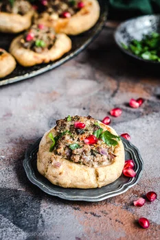Sfeeha - arabskie bułeczki z mięsem