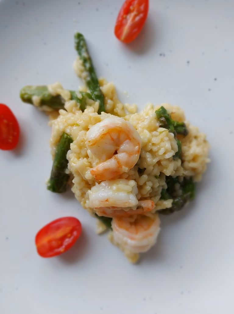 Risotto z krewetkami i zielonymi szparagami