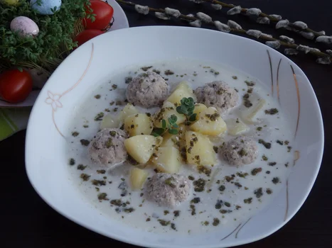 Zupa chrzanowa z pulpecikami z białej kiełbasy