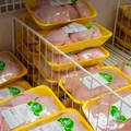 Filet z kurczaka w plastiku? Dowiedz się, jak sprawdzić jego świeżość!